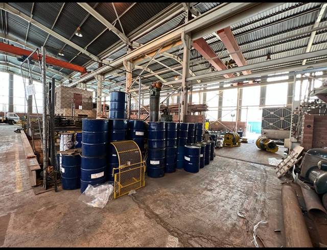 2,152M² WAREHOUSE FOR SALE IN DRIEHOEK